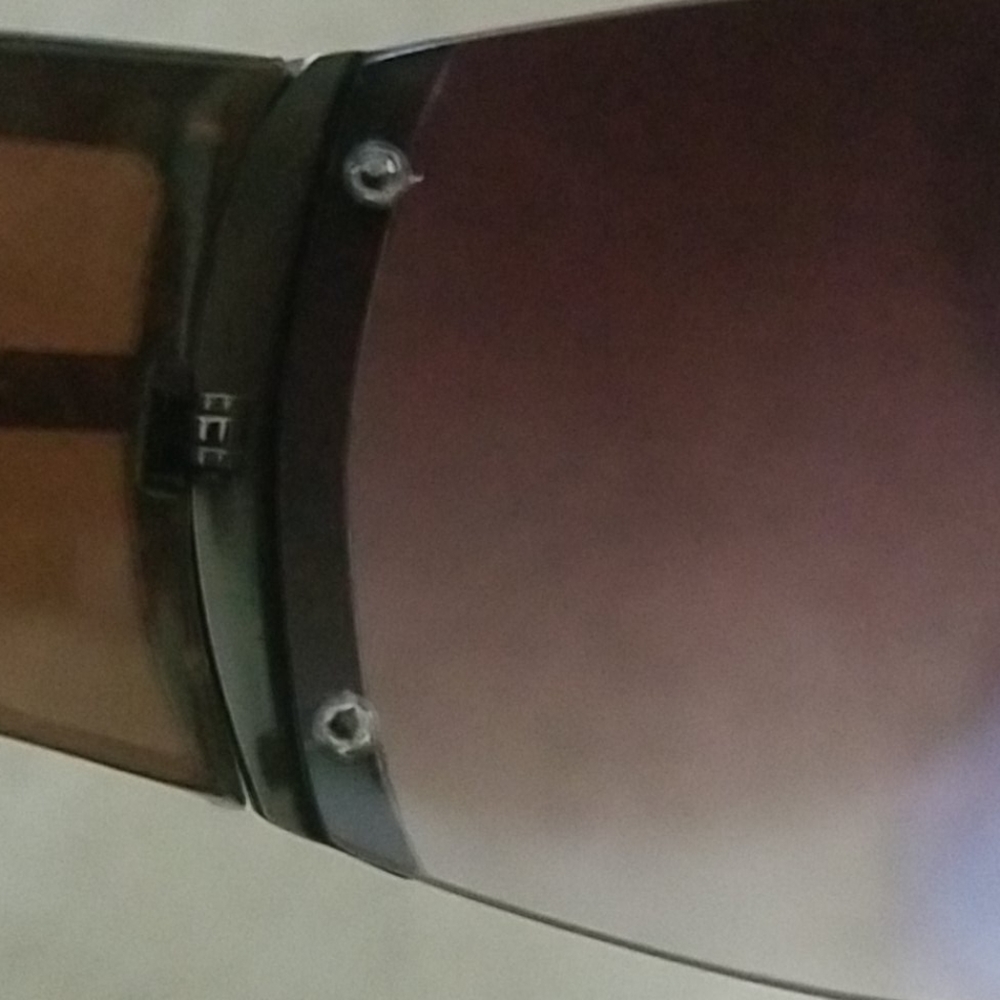 Fendi Sunglasses - Picture 7 of 17